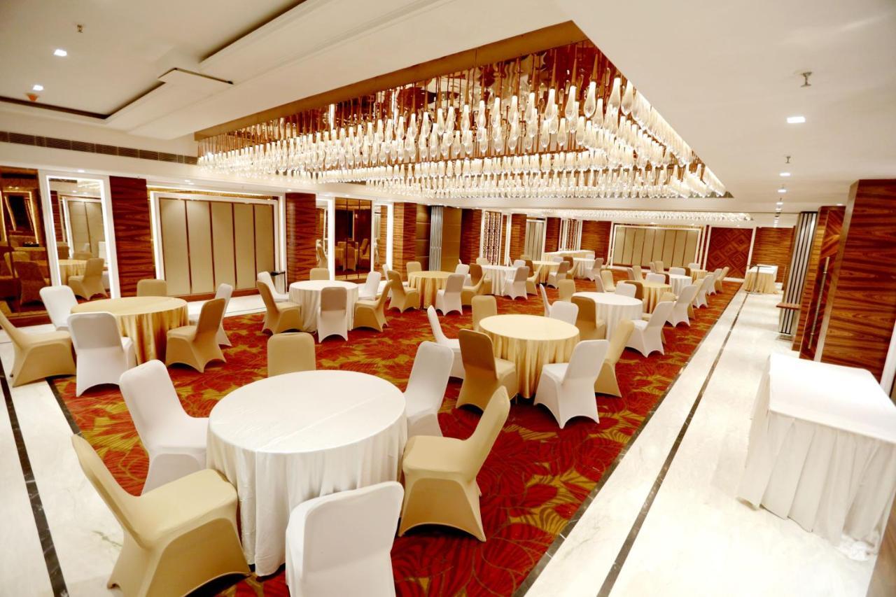 Hotel Madin Варанаси Экстерьер фото